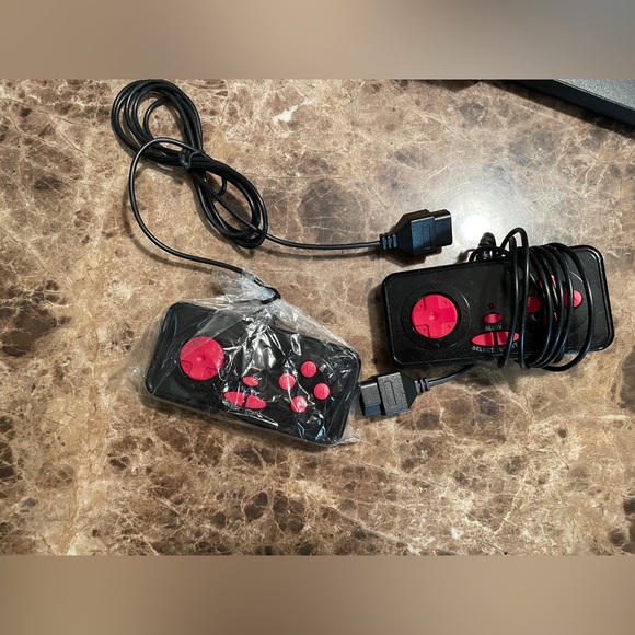 NES clone console with 2 games /2 controllers - Picture 2 of 13